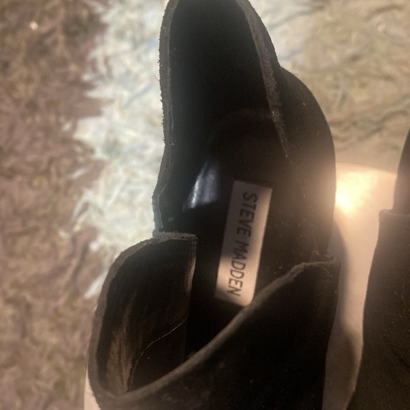 NWOT STEVE MADDEN BLACK SUEDE ROOKIE BOOTIE - Picture 7 of 16